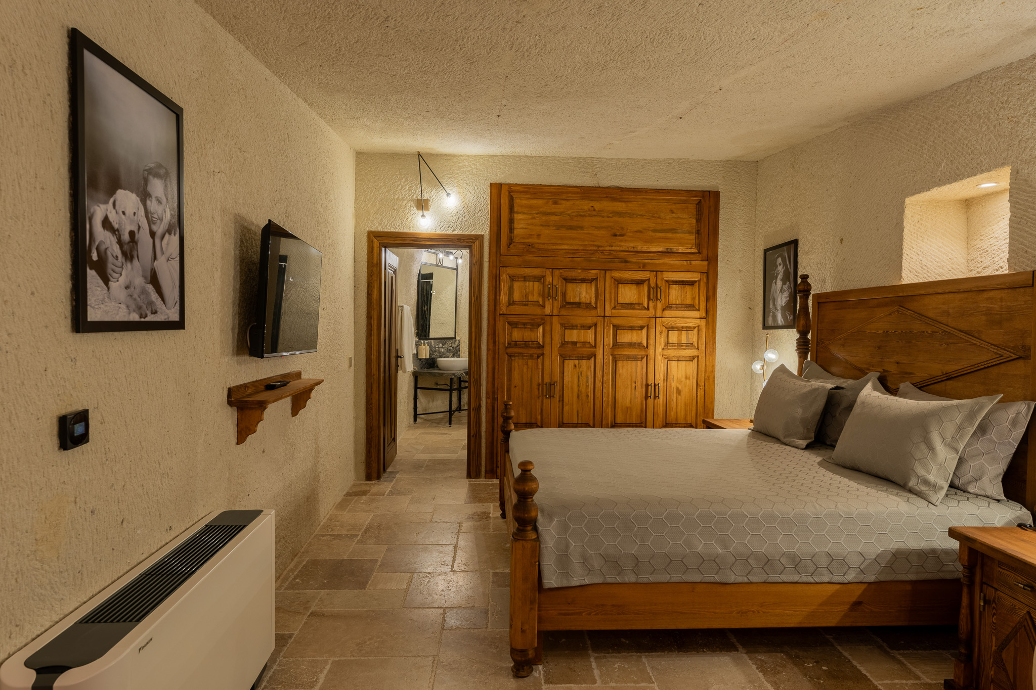 Room 201 - 2