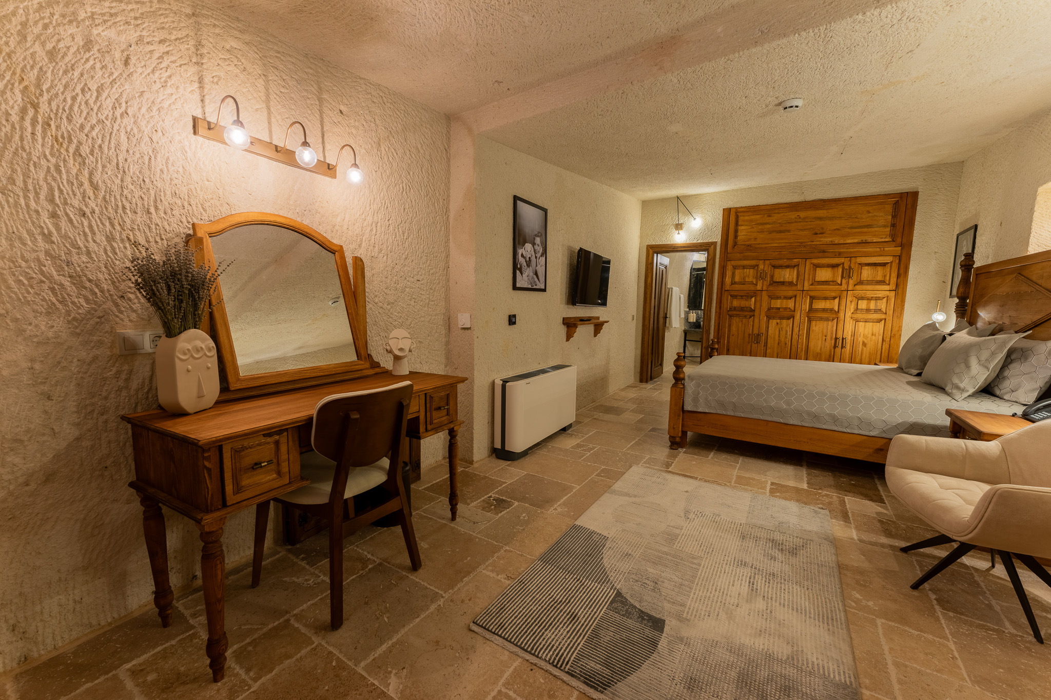 Room 201 - 3