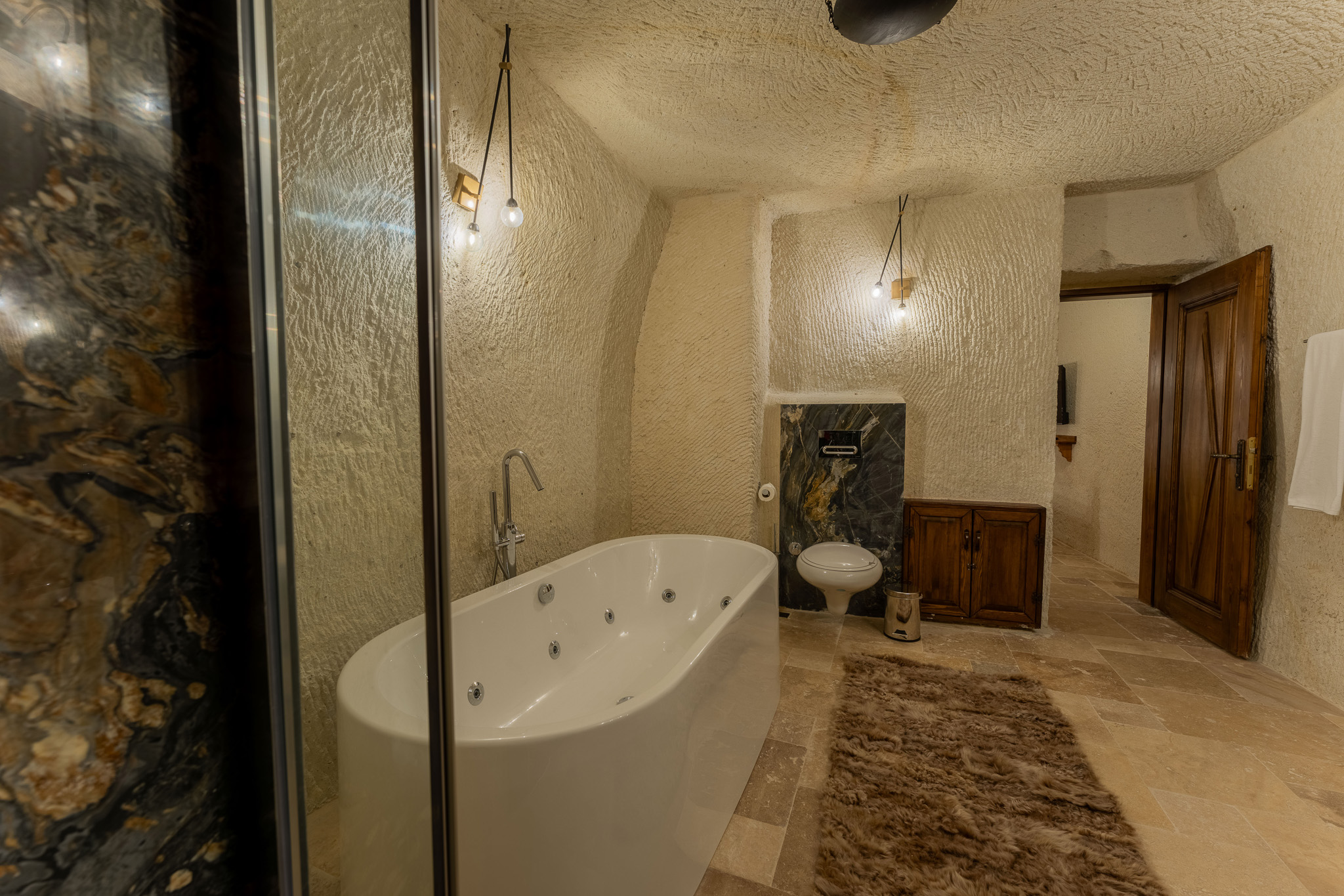 Room 201 - 4